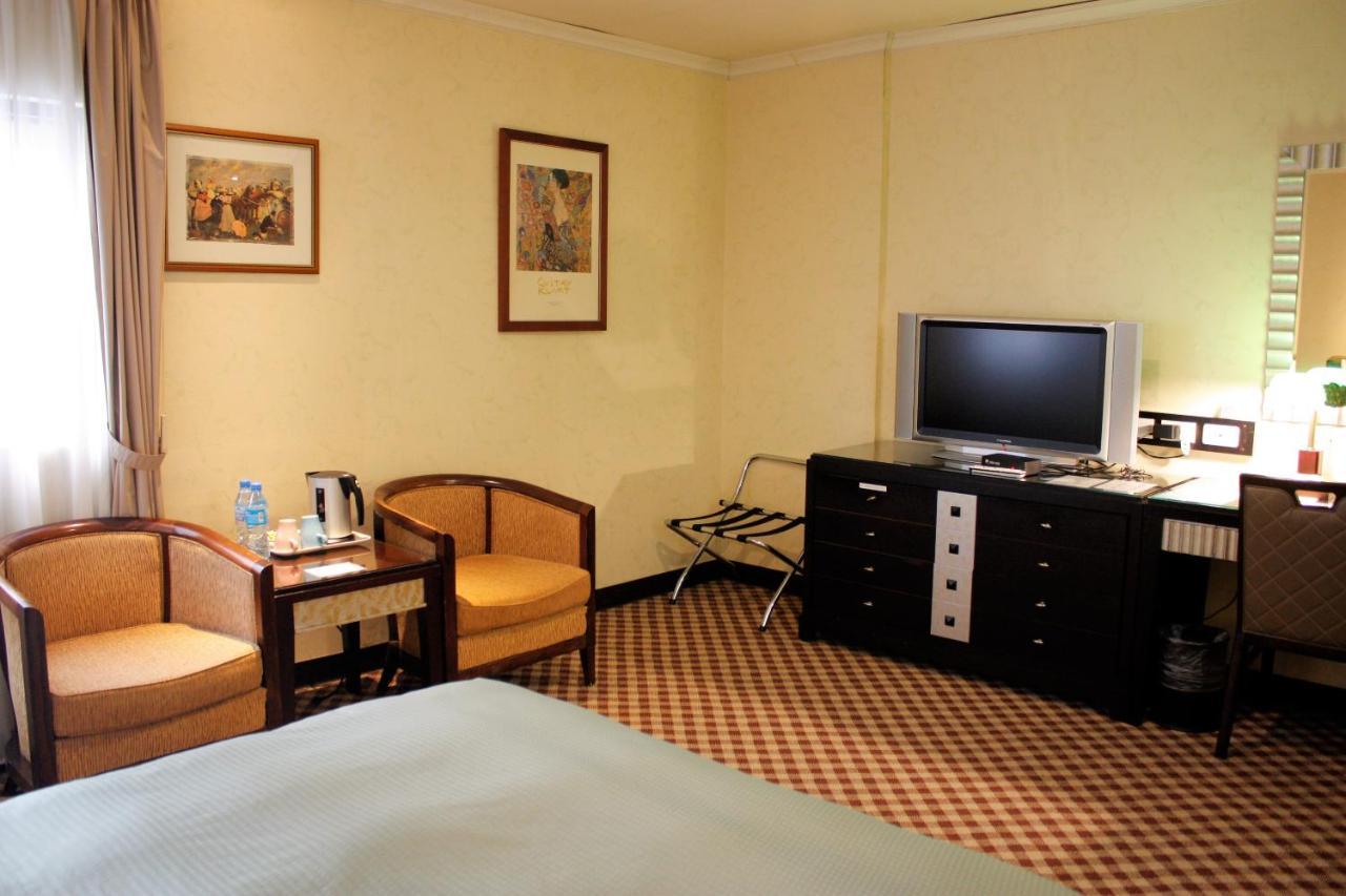 Astar Hotel Taipei Exterior photo